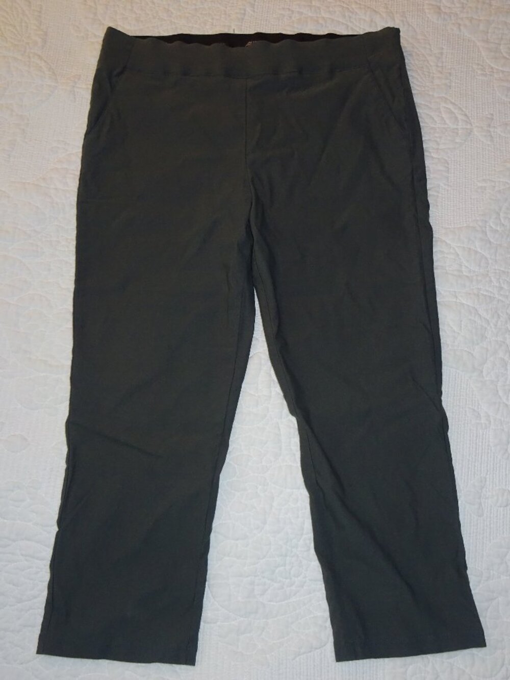 Simply Vera Vera Wang Black Capri Pants Womenβs
